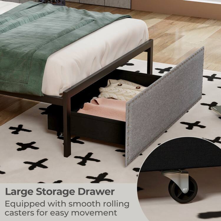 Large Storage Drawer  
Equipped with smooth rolling casters for easy movement