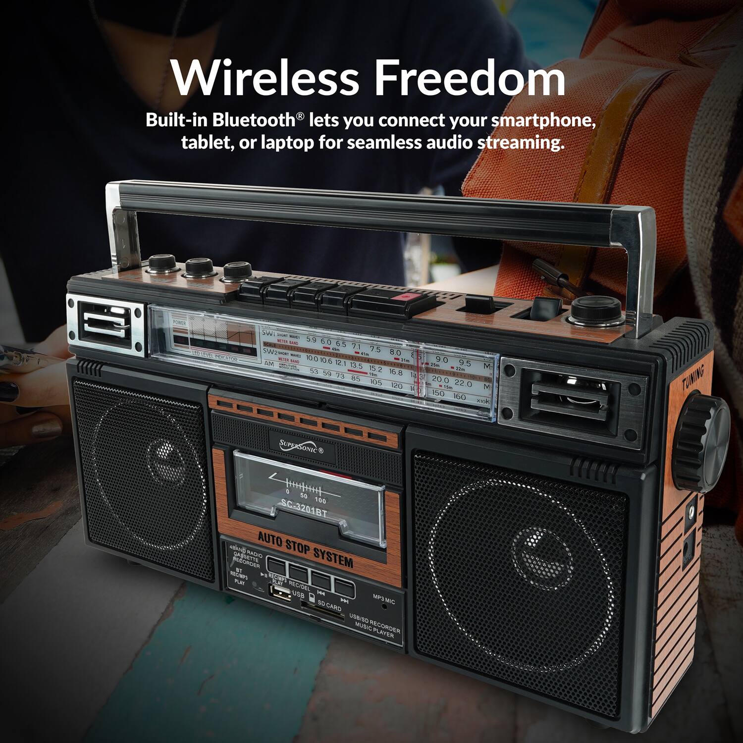 Wireless Freedom  
Built-in Bluetooth® lets you connect your smartphone, tablet, or laptop for seamless audio streaming.