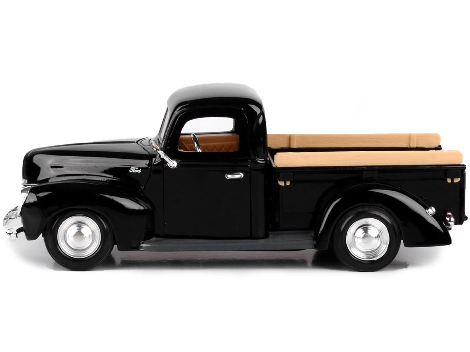 Left. Motormax - 1940 Ford Pickup Truck Black 1/24 Diecast Model Car by Motormax - Black.