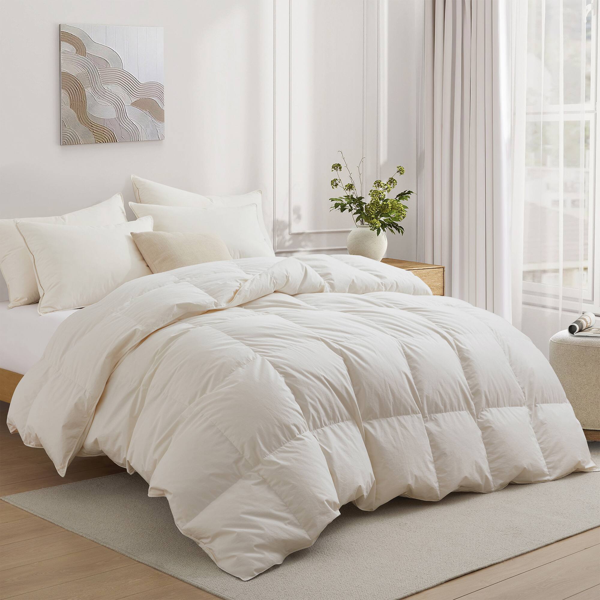 Angle. Puredown - Puredown Luxurious 800 Fill Power 100% Organic Cotton 90% Down Comforter Duvet Insert, Medium Weight, King - Medium Weight.