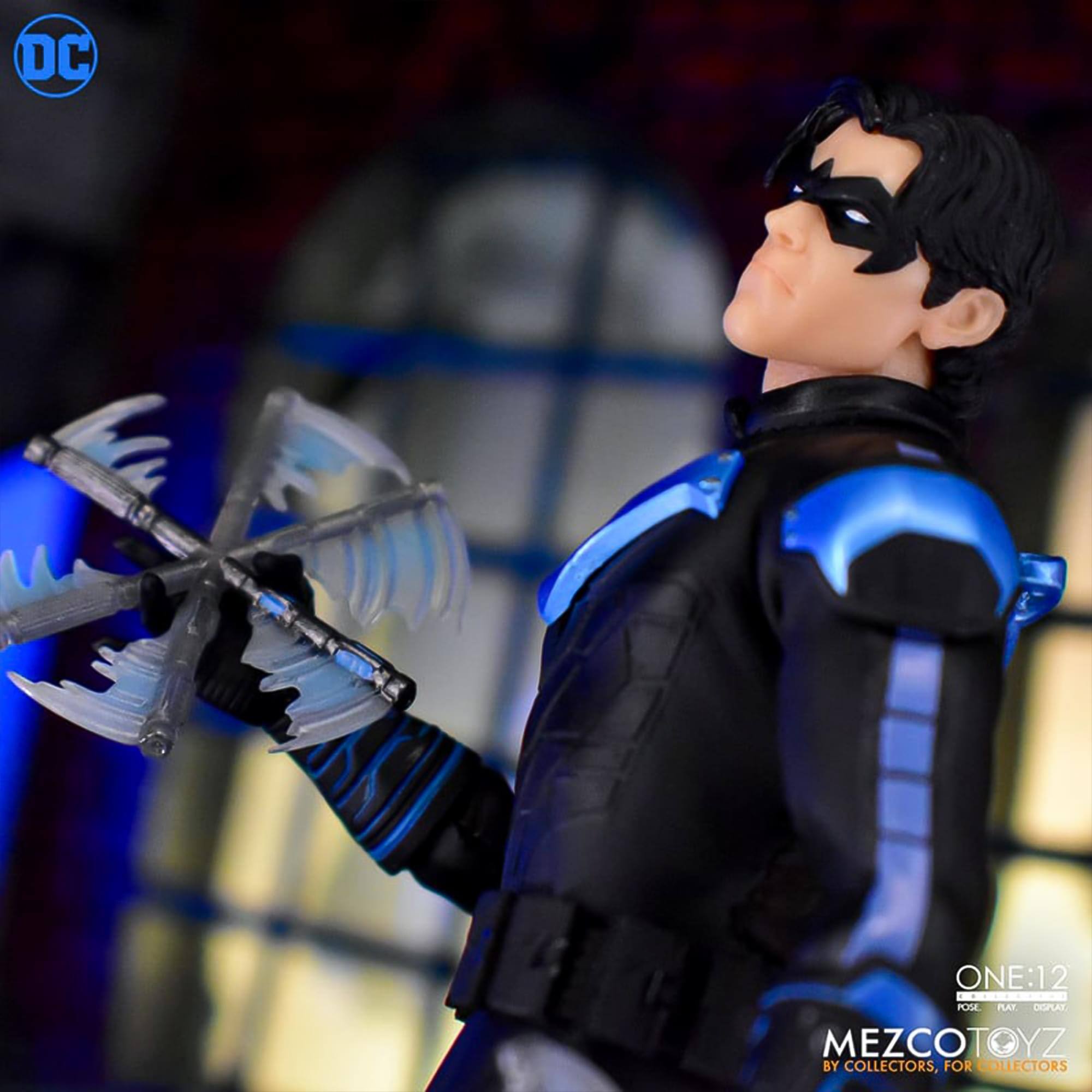 DC ONE:12  
POSE PLAT DGPLAT.  
MEZCOTOYZ BY COLLECTORS, FOR COLLECTORS