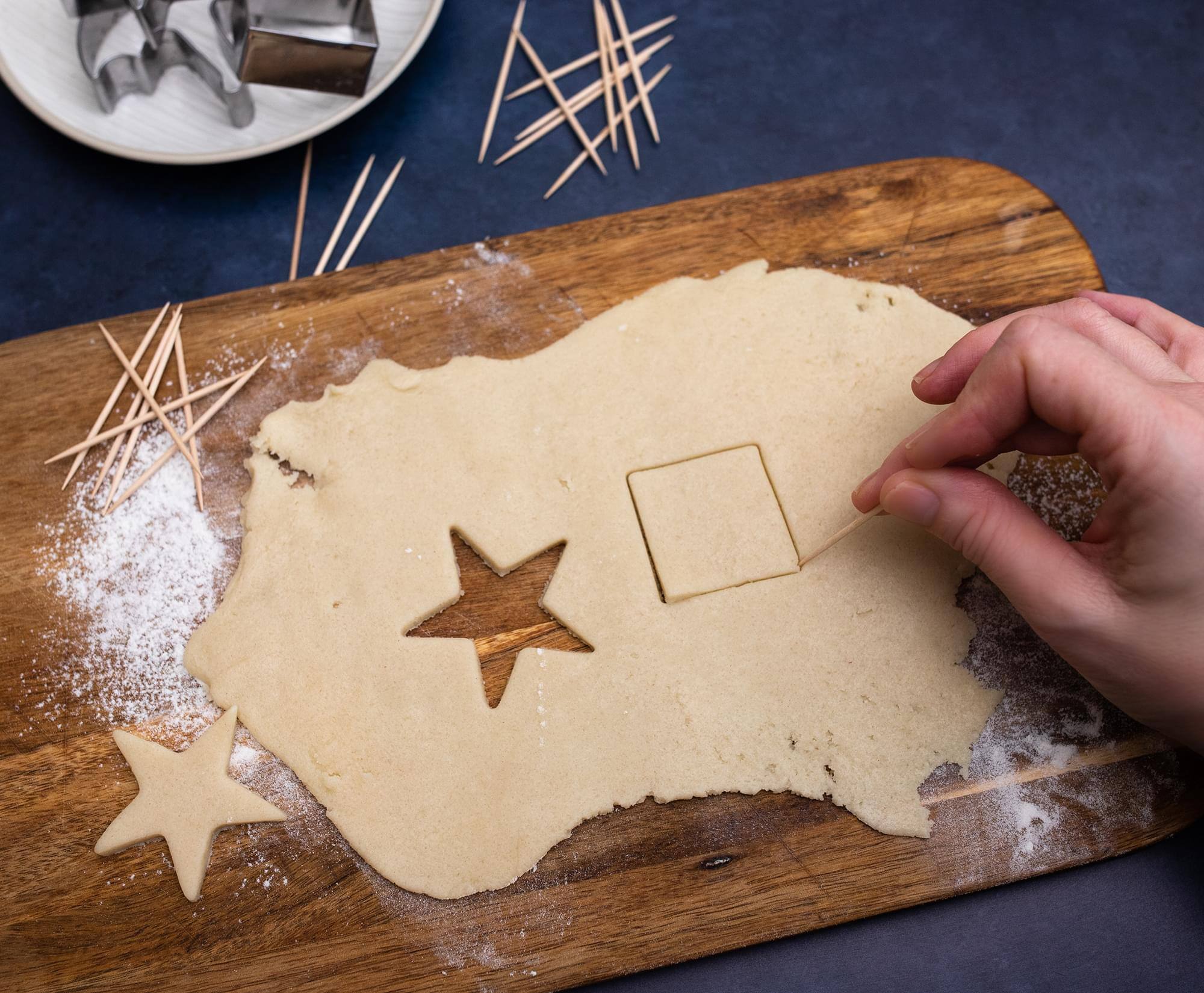 Alt View 3. Toynk - Dalgona Cookie Challenge Stainless Steel Cookie Stamp Shapes | Set of 5 - Silver.