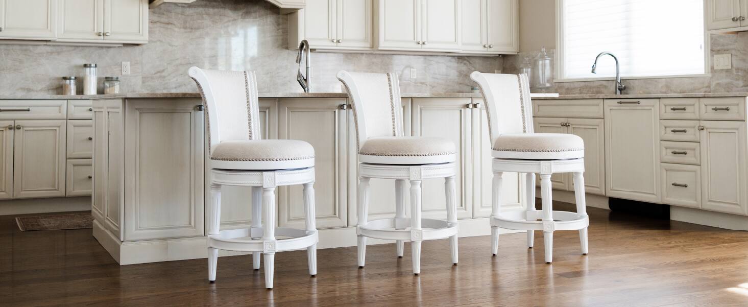 Angle. Maven Lane - 31" Pullman Bar Stool In Alabaster White Finish With Fabric Upholstery - Alabaster White.