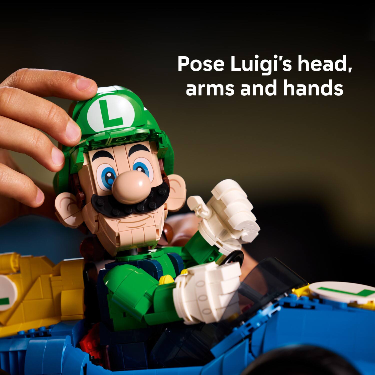 Pose Luigi's head, arms and hands