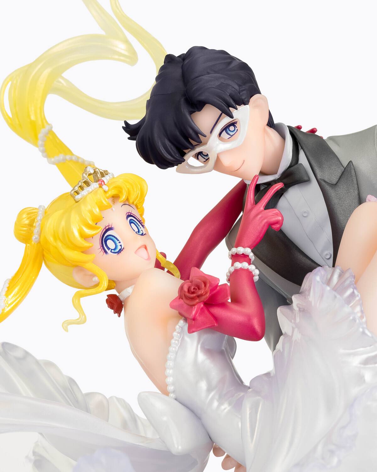 Alt View 4. Bandai - Tamashii Nations - Sailor Moon - FiguartsZero chouette - Usagi & Tuxedo Mask (Moonlight Glow - COLLECTIBLES - Multicolor.
