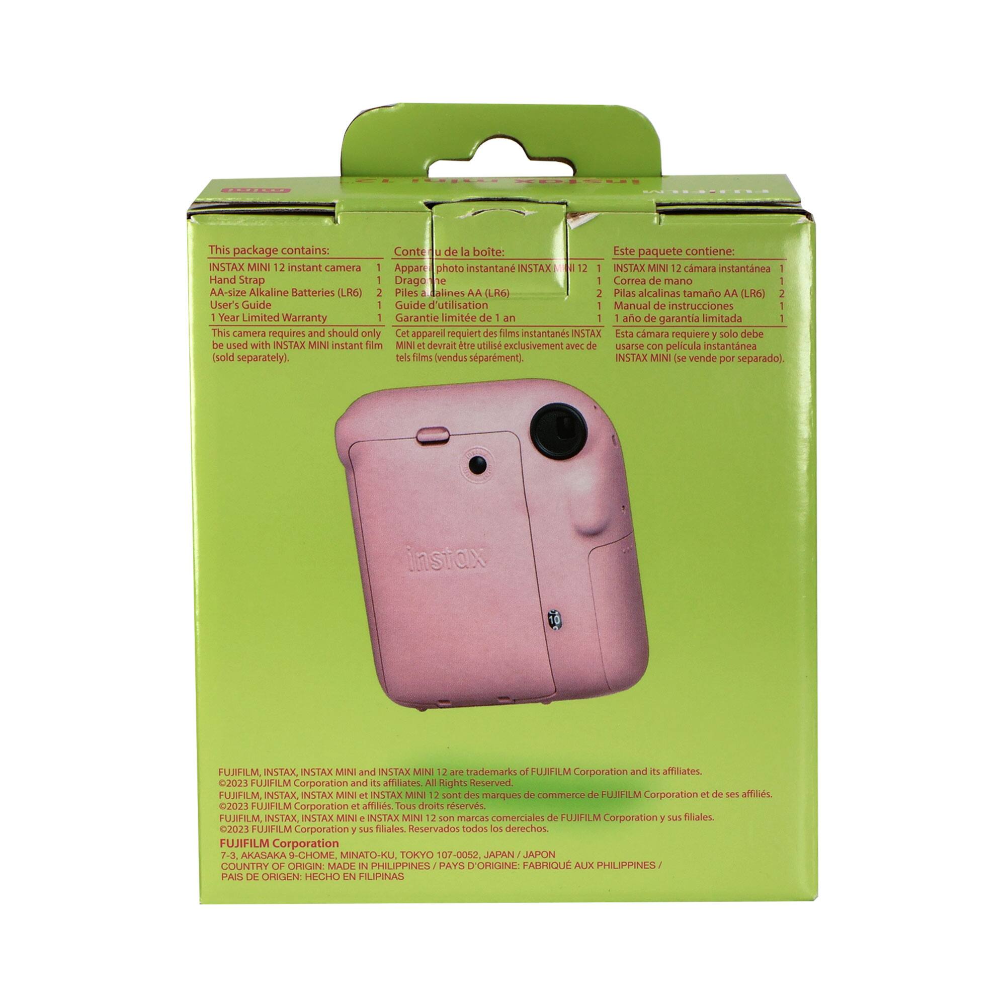 This package contains:
- INSTAX MINI 12 instant camera
- Hand Strap
- AA-size Alkaline Batteries (LR6)
- User's Guide
- 1 Year Limited Warranty

This camera requires and should only be used with INSTAX MINI instant film (sold separately).

FUJIFILM INSTAX, INSTAX MINI and INSTAX MINI 12 are trademarks of FUJIFILM Corporation and its affiliates. ©2023 FUJIFILM Corporation and its affiliates. All rights reserved.

Este paquete contiene:
- INSTAX MINI 12 cámara instantánea
- Correa de mano
- Pilas alcalinas tamaño AA (LR6)
- Guía de utilización
- Garantía limitada de 1 año

Esta cámara requiere y solo debe ser utilizada con película INSTAX MINI (vendida por separado).

FUJIFILM INSTAX, INSTAX MINI y INSTAX MINI 12 son marcas de FUJIFILM Corporation y sus filiales. ©2023 FUJIFILM Corporation y sus filiales. Todos los derechos reservados.

Contenido de la caja:

