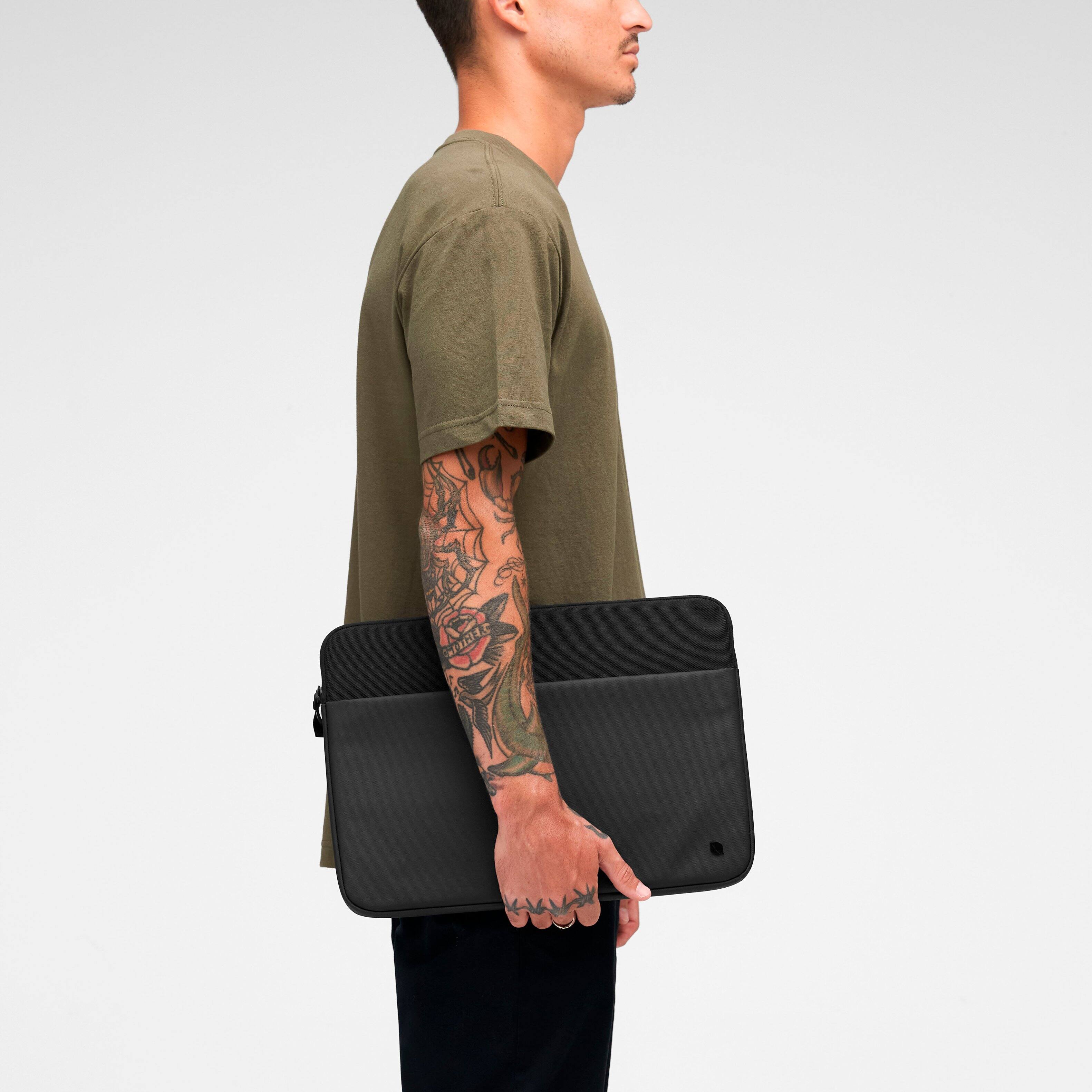 Alt View 11. Incase - A.R.C. Sleeve for 16" Laptop - Black.