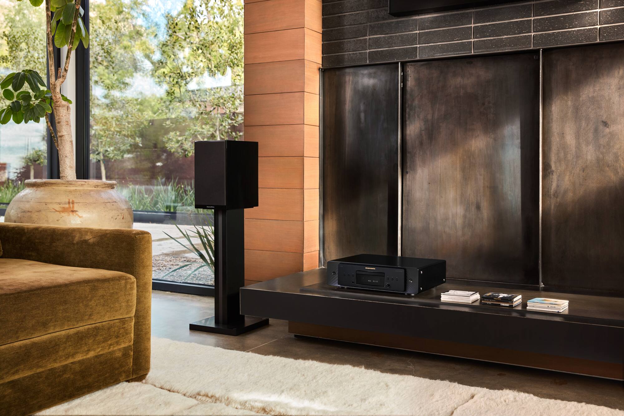 Alt View 12. Marantz - CD60 CD Player with HDAM + HDAM-SA2 - Black.