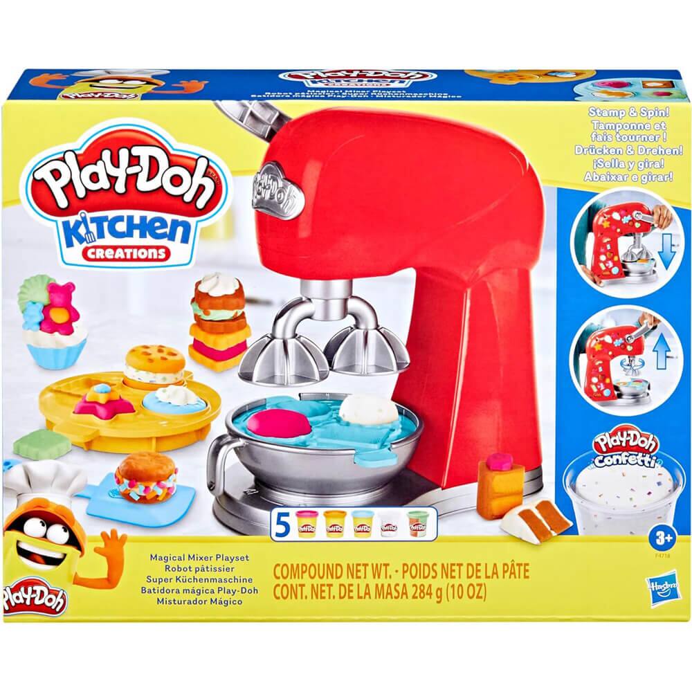 Play-Doh Kitchen Creations Stamp & Spin!  
Tamponne et fais tourner!  
Drücken & Drehen!  
Sella y gira!  
Abaxiar e girar!  

Play-Doh Confetti  
5 CD  

Magical Mixer Playset  
Robot pâtissier  
Super Küchenmaschine  
Batidora mágica Play-Doh  
Misturador Mágico  

COMPOUND NET WT. - POIDS NET DE LA PÂTE  
CONT. NET. DE LA MASA 284 g (10 OZ)  

3+