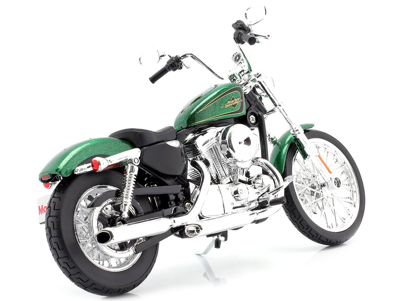 Alt View 3. Maisto - 2013 Harley Davidson XL 1200V Seventy Two Green Motorcycle Model 1/12 by Maisto.