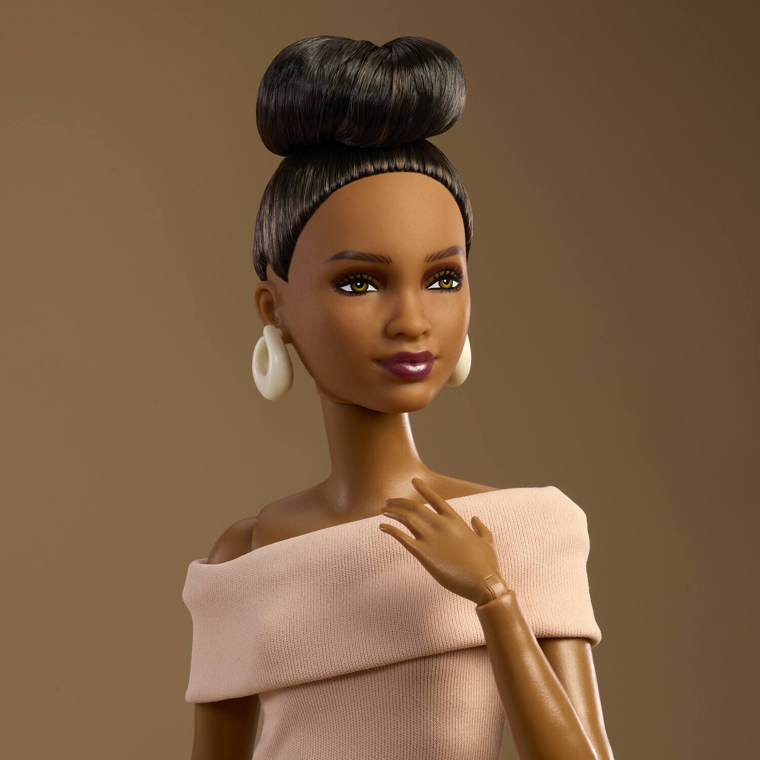Alt View 4. Mattel - Mattel Collectible - Barbie Basics Neutral Series 2026 Model 08   - COLLECTIBLES - Multicolor.