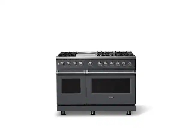 Front. Viking - Pro 5 Series 7.3 Cu. Ft. Freestanding Sealed 6B LP Dual Fuel Convection Range/Griddle - Cast Black - Cast Black.