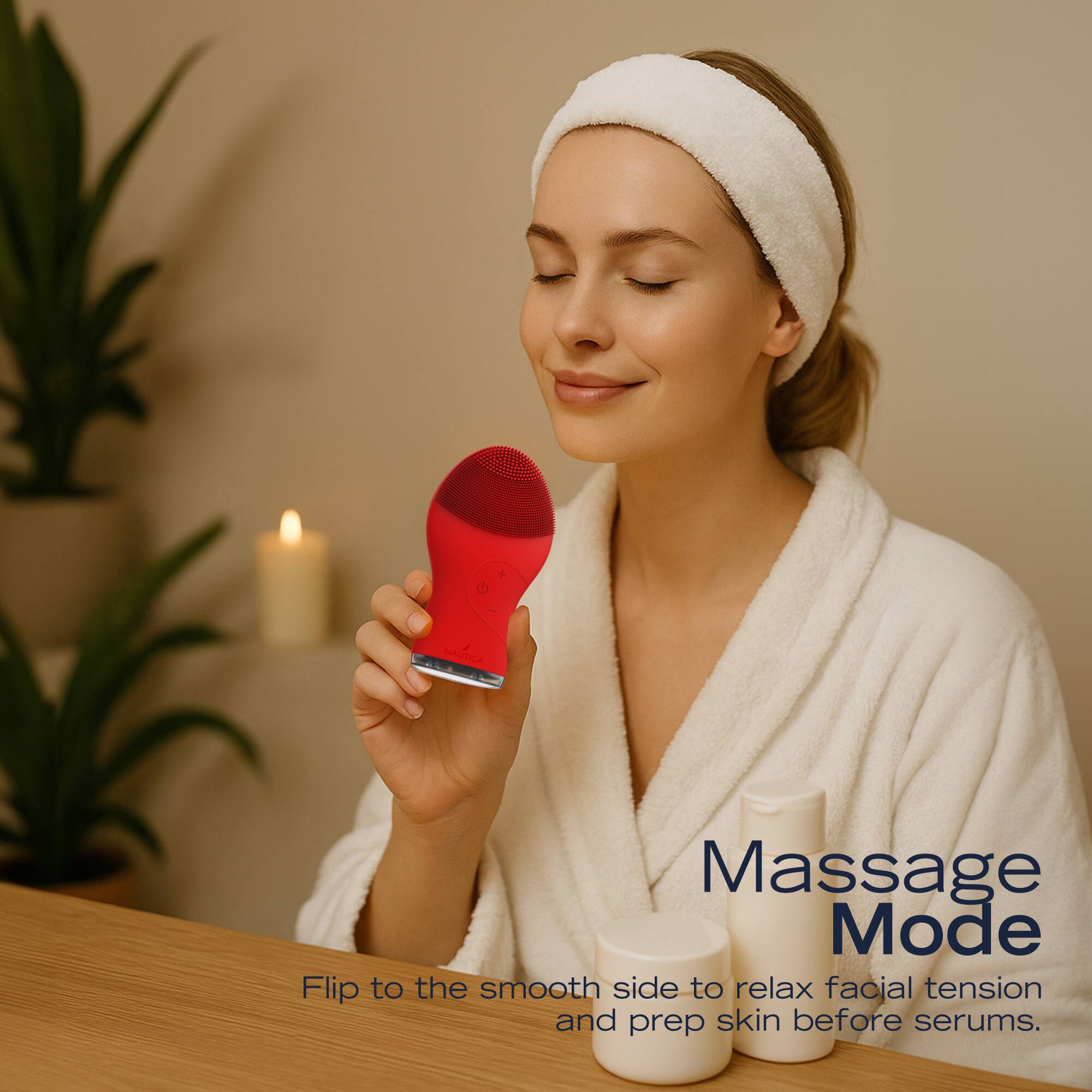 Massage Mode

Flip to the smooth side to relax facial tension and prep skin before serums.