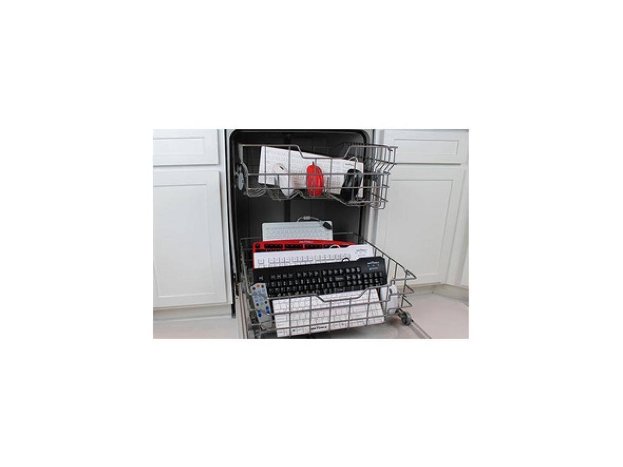 Alt View 1. Seal Shield - Seal Shield Silver Seal Waterproof Keyboard - SSWKSV208UK - USB - 105 Keys - UK QWERTY - Mac/PC - White - White.