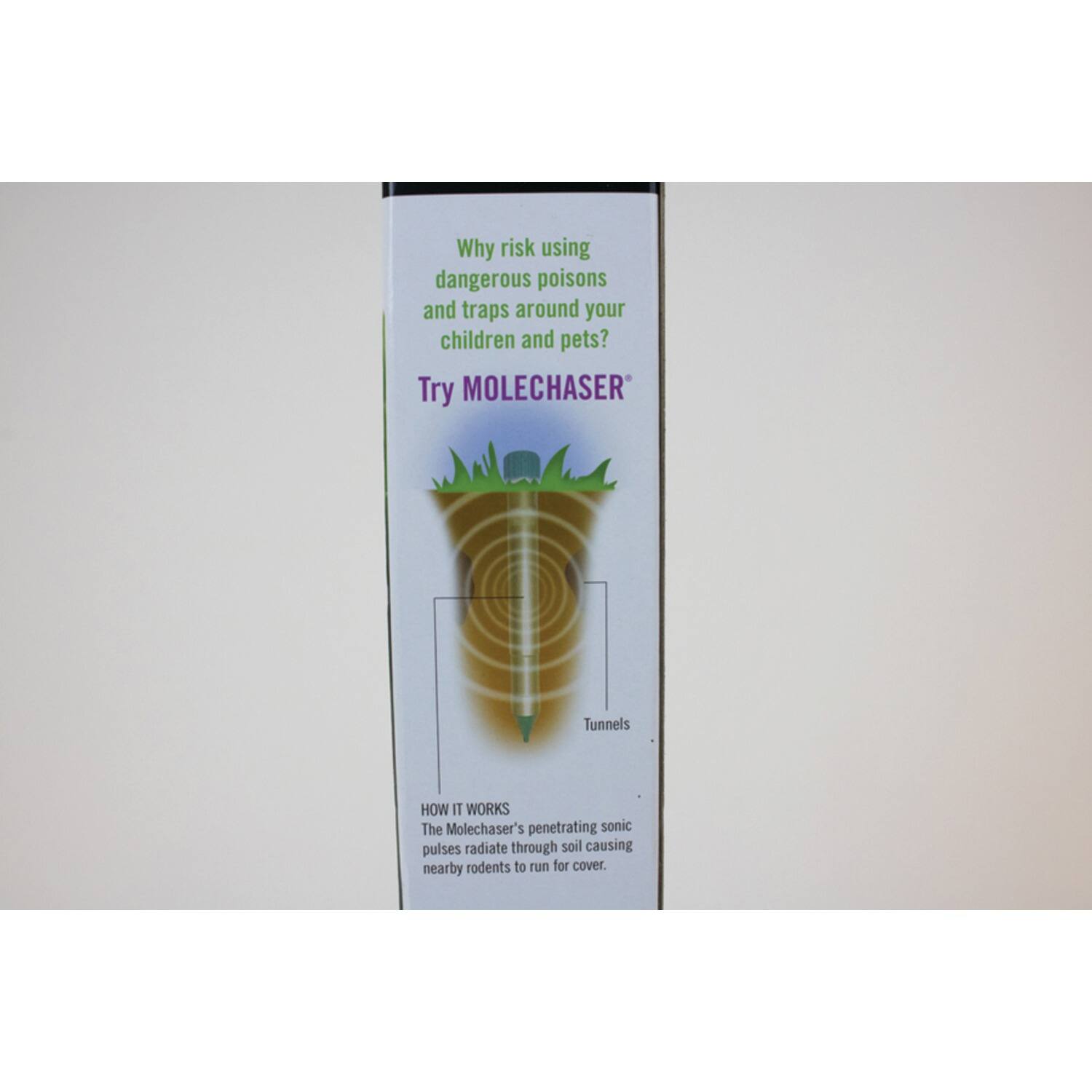 Why risk using dangerous poisons and traps around your children and pets? Try MOLECHASER Tunnels HOW IT WORKS The Molechaser's penetrating sonic pulses radiate through soil causing nearby rodents to run for cover.