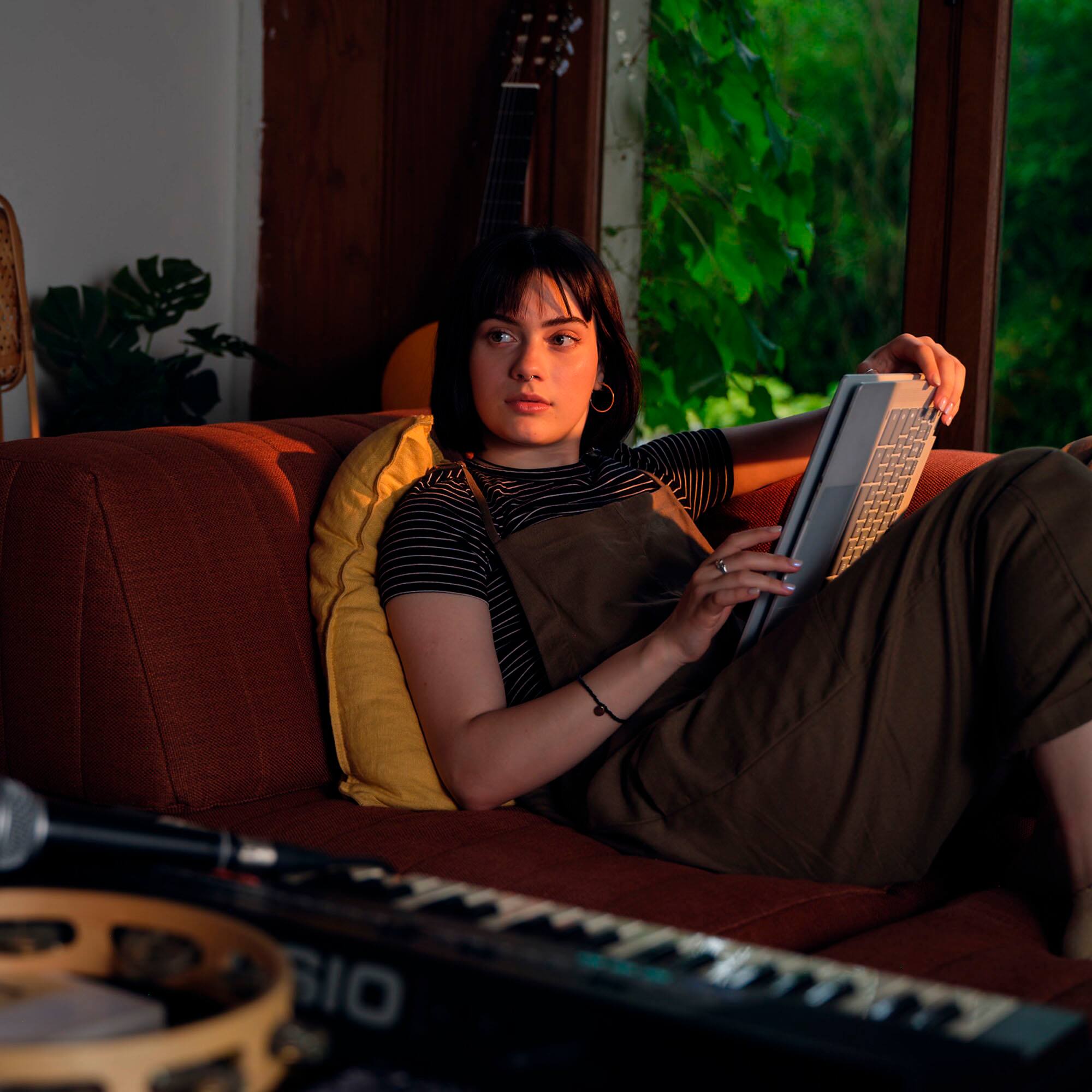 Alt View 15. HP - 14" 2-in-1 Full HD Touch-Screen Chromebook Plus Laptop with Google AI - Intel Core i3 N305 2023 - 8GB Memory - 256GB UFS - Meteor Silver.