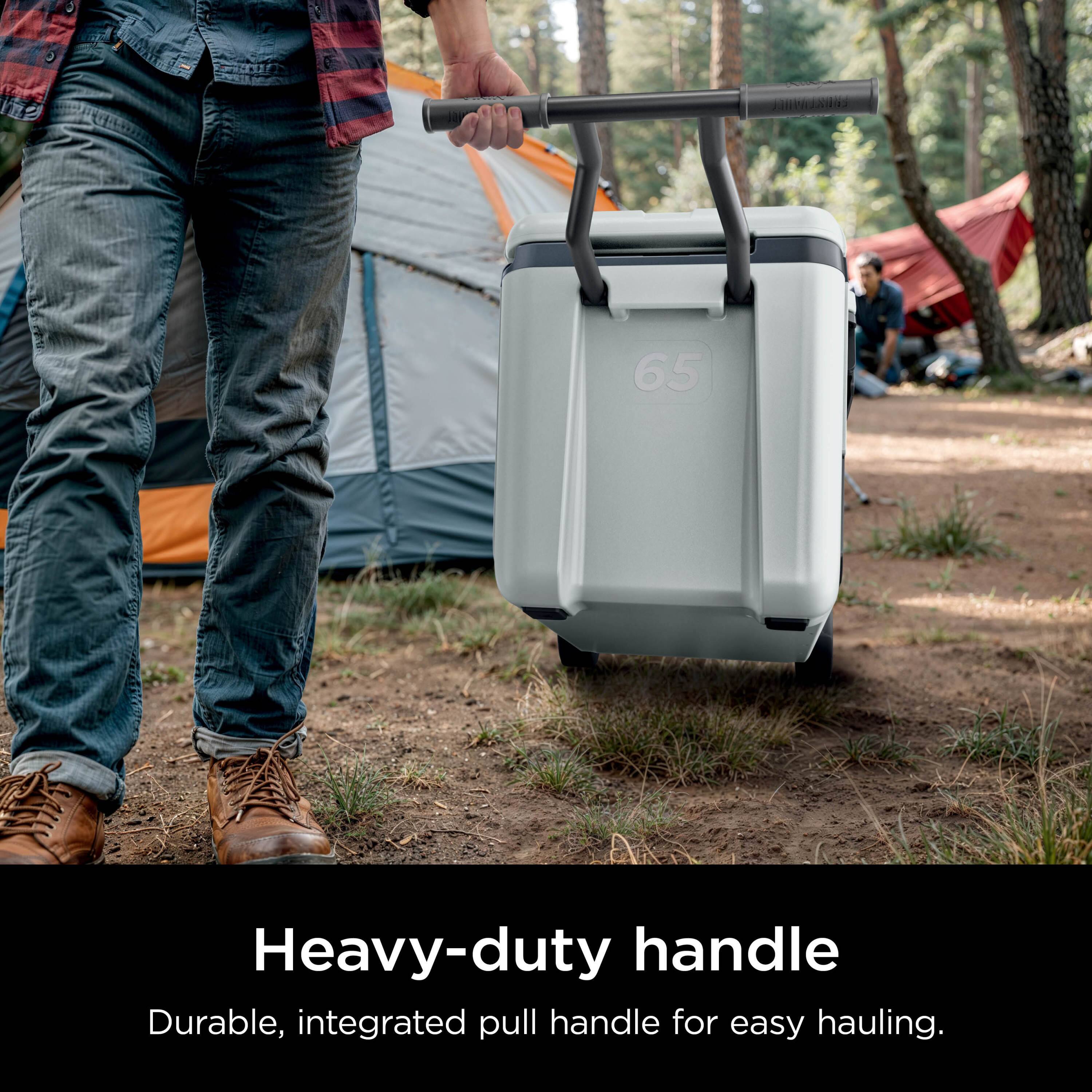 Heavy-duty handle  
Durable, integrated pull handle for easy hauling.