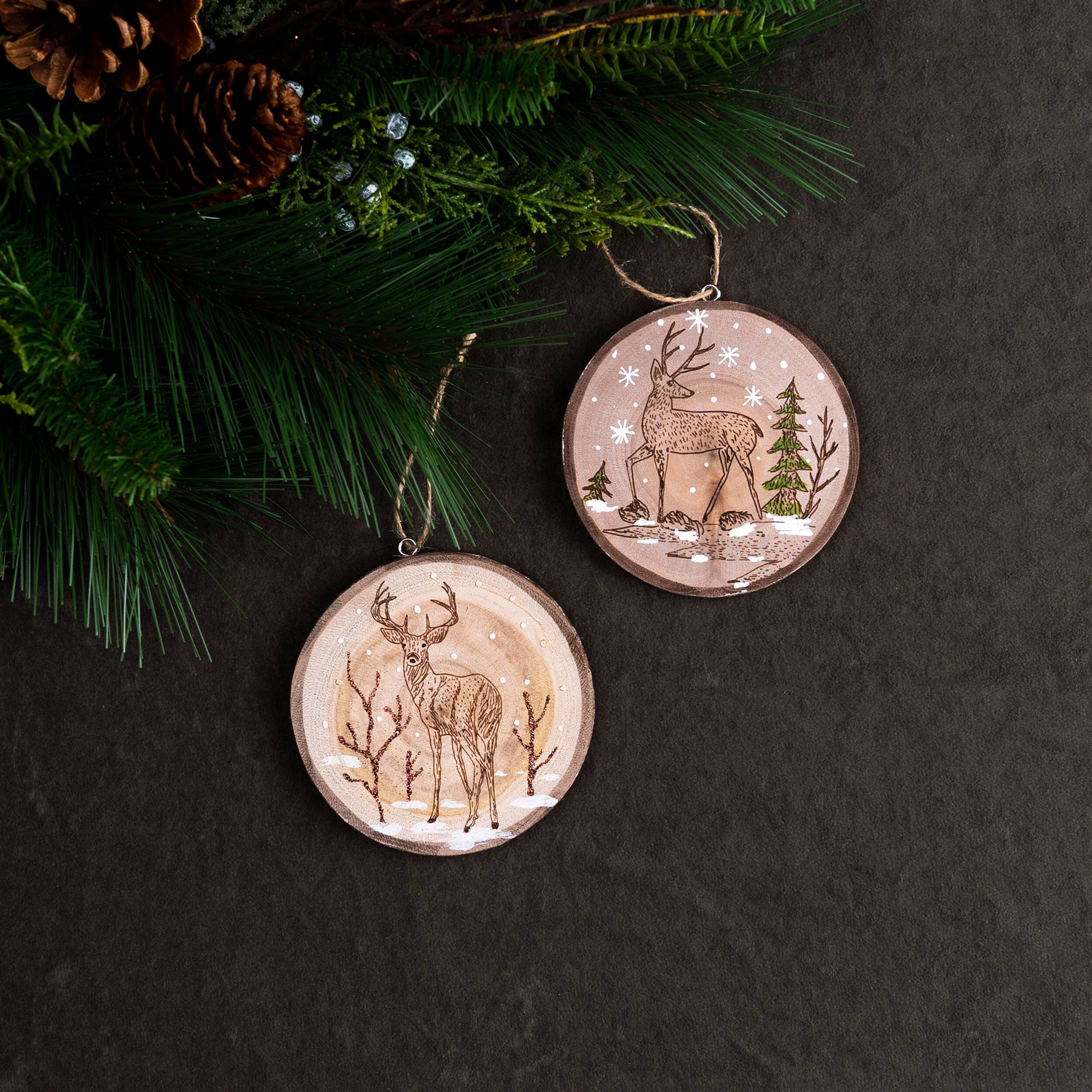 Angle. BreeBe - Wood Deer Tree Disc Ornament (Set of 12) - Green, Brown.