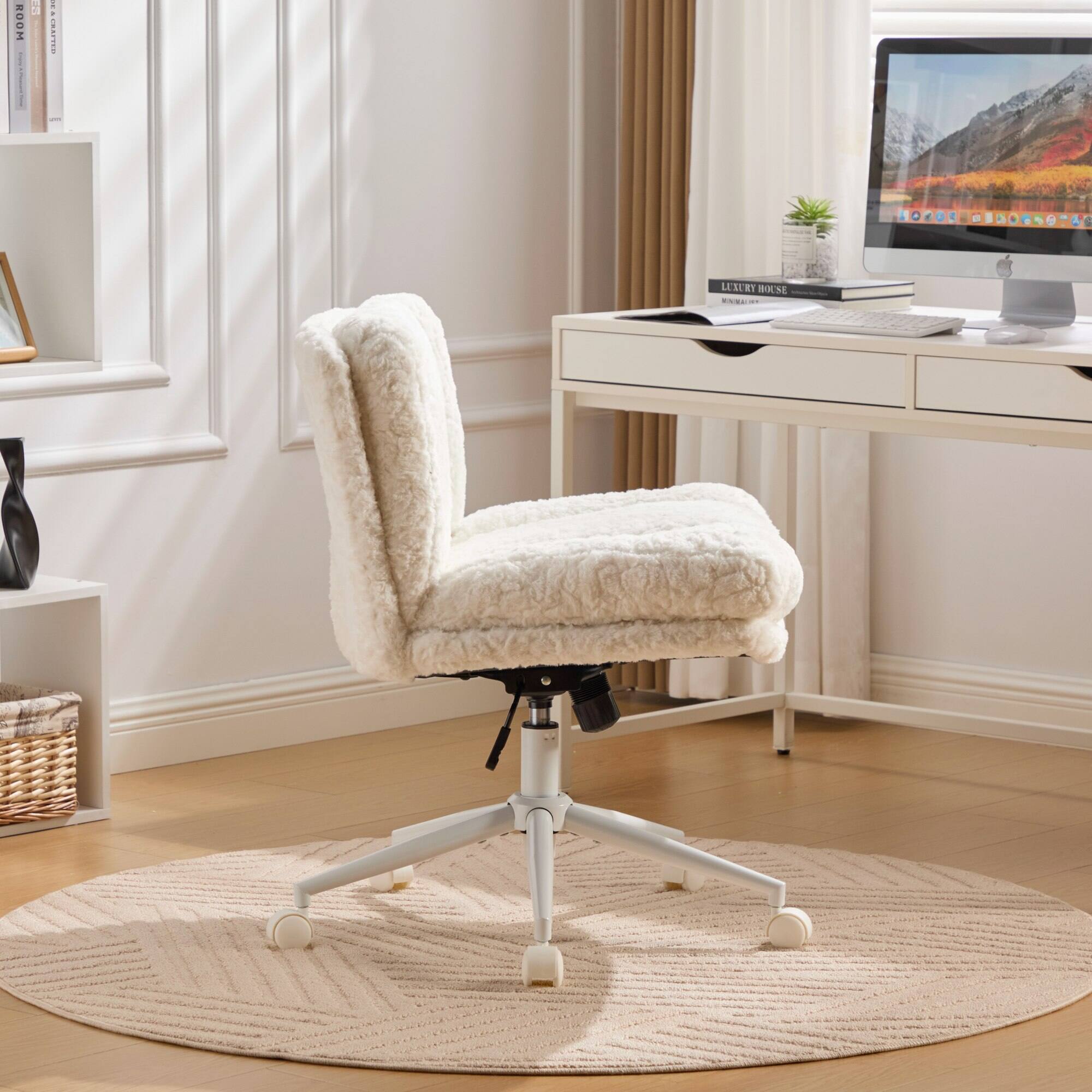 ROOM 9  
CHAFTED  
NOBOR  
LUXURY ROUSE WINOMALIA
