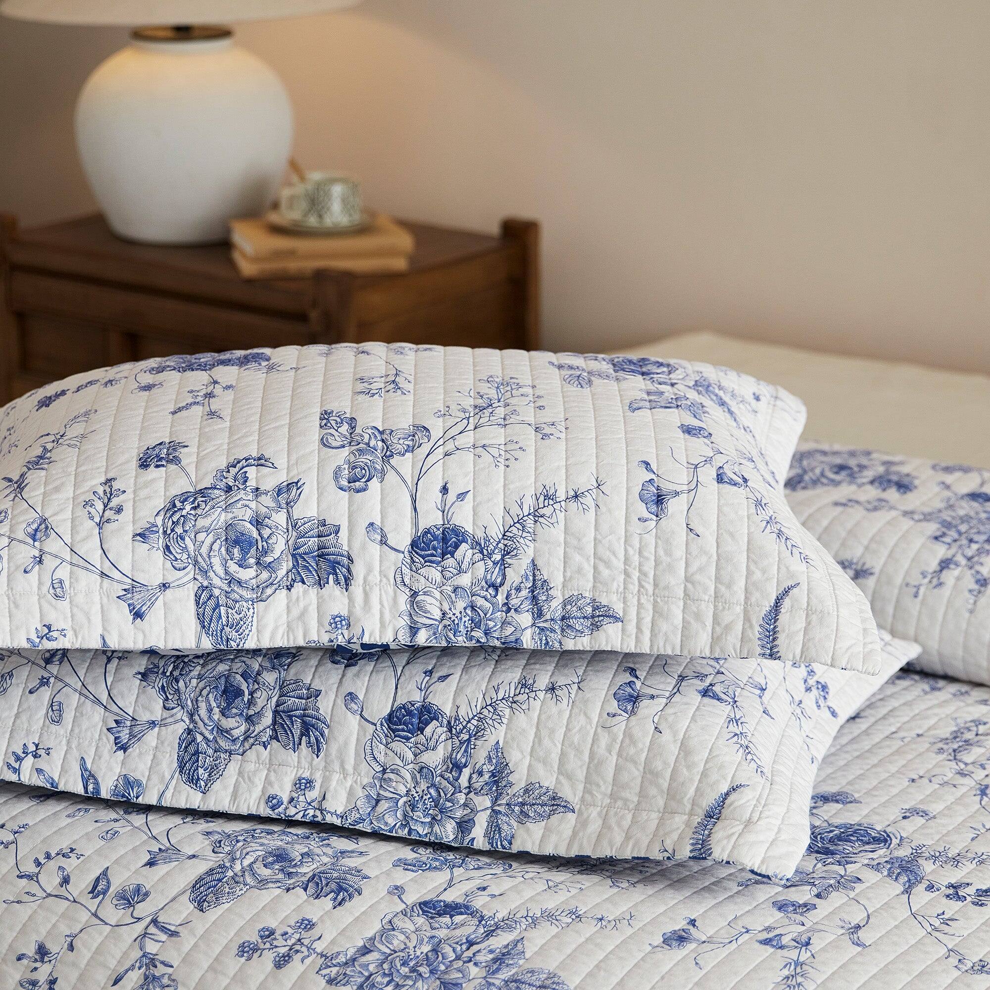 Back. MarCielo - Marcielo 3 Piece 100% Cotton Blue & White Floral Quilt Bedspread Set - Blue.