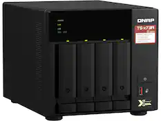 STATUS
LAN
USB
M.2
M.2
QNAP TS-x73A
RYZEN
AMD Ryzen™ Embedded V1500B
4C/8T 2.2GHz processor
2x25GbE ports
2x2.280 NVMe SSD slots
1x PCIe Gen 3 x4 slot
10GbE Expansion