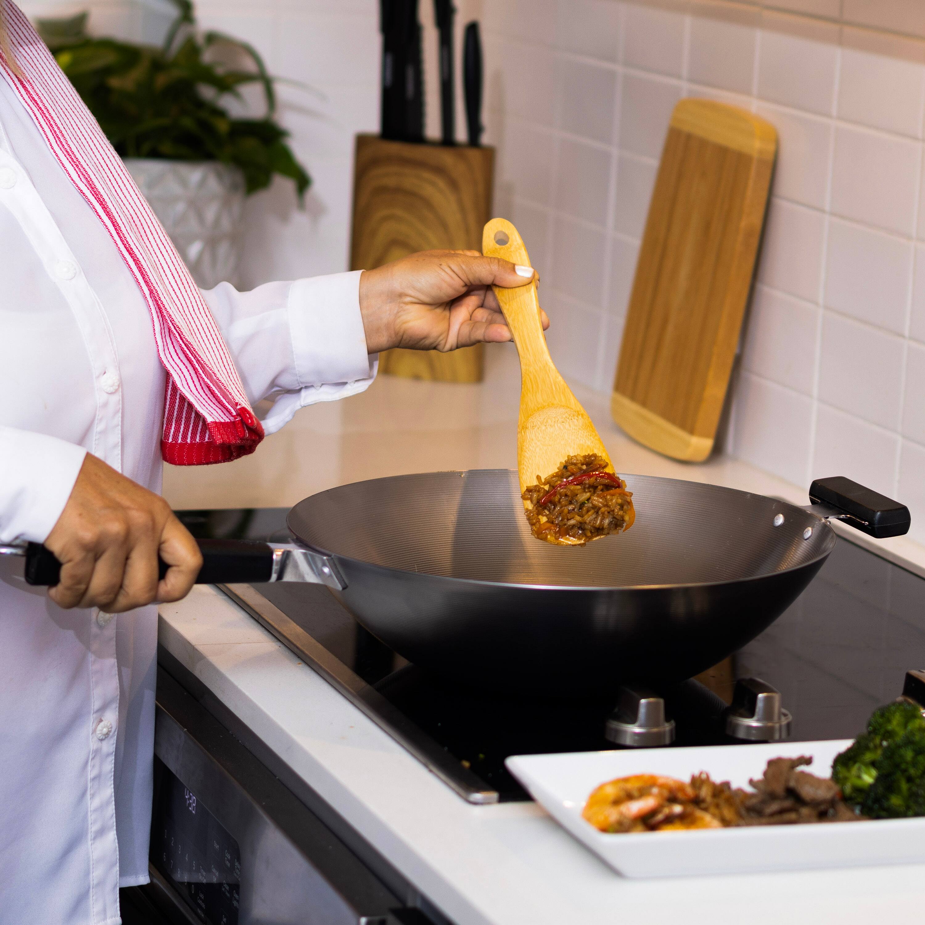 Alt View 4. Escali - Joyce Chen Professional Series 14-Inch Uncoated Carbon Steel Flat Bottom Wok with Phenolic Handles - Silver.
