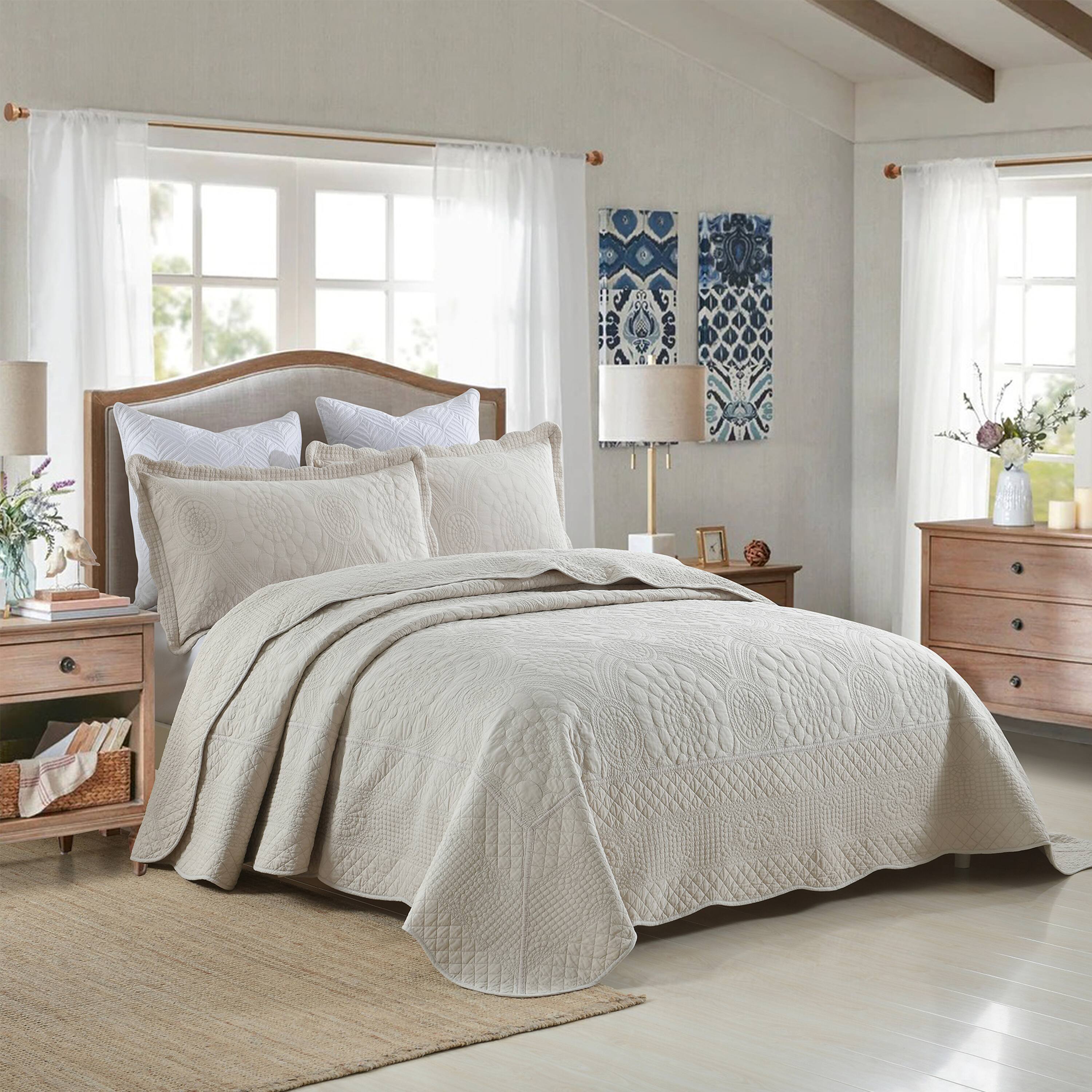 Left. MarCielo - Marcielo 3 Piece 100% Cotton Oversized Bedspread Lightweight Quilt Set - Beige Khaki.