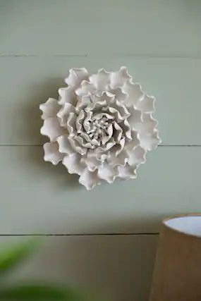 Front. MOOSOO - 7.3" Cream Ceramic Indoor Handmade 3D Flower Wall Decor, Wall Art Sculpture for Home Office Living Room Hallway Kitchen - White.