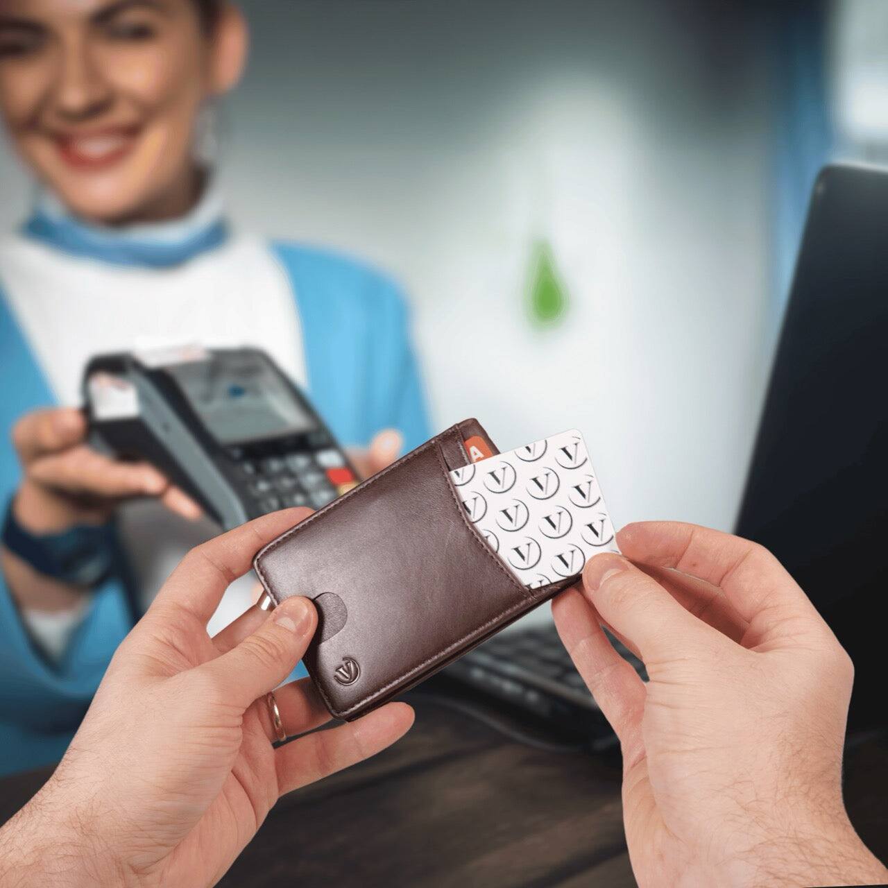 Alt View 10. Vionentus - Supreme Smart VN400 AirTag Wallet - Green.