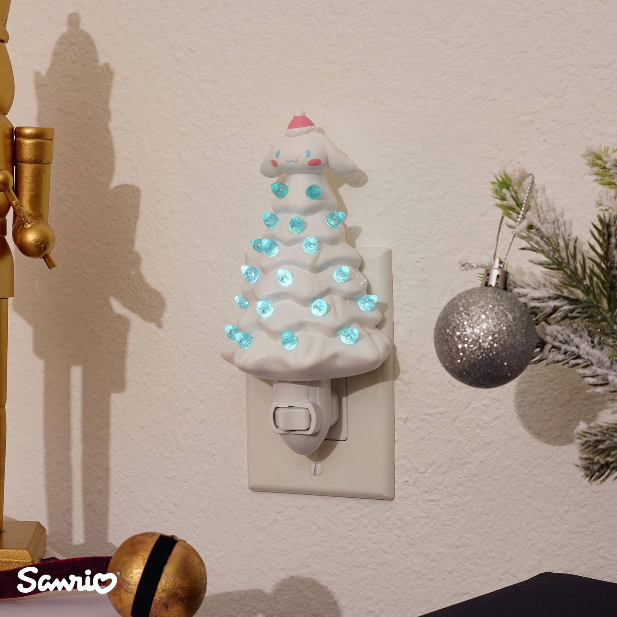 Alt View 5. Ukonic - Sanrio Cinnamoroll 6-Inch Ceramic Christmas Tree Plug-In Nightlight - White.