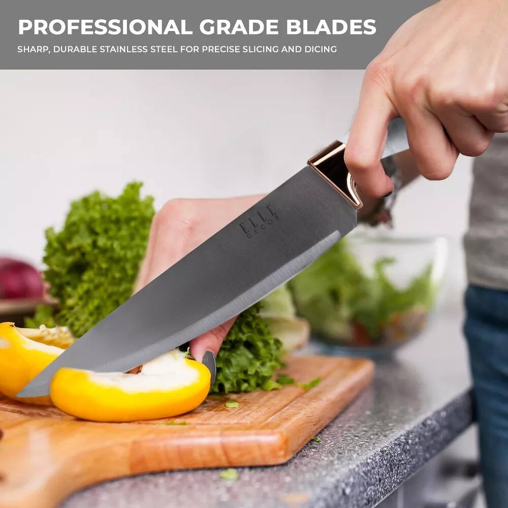 PROFESSIONAL GRADE BLADES  
SHARP, DURABLE STAINLESS STEEL FOR PRECISE SLICING AND DICING