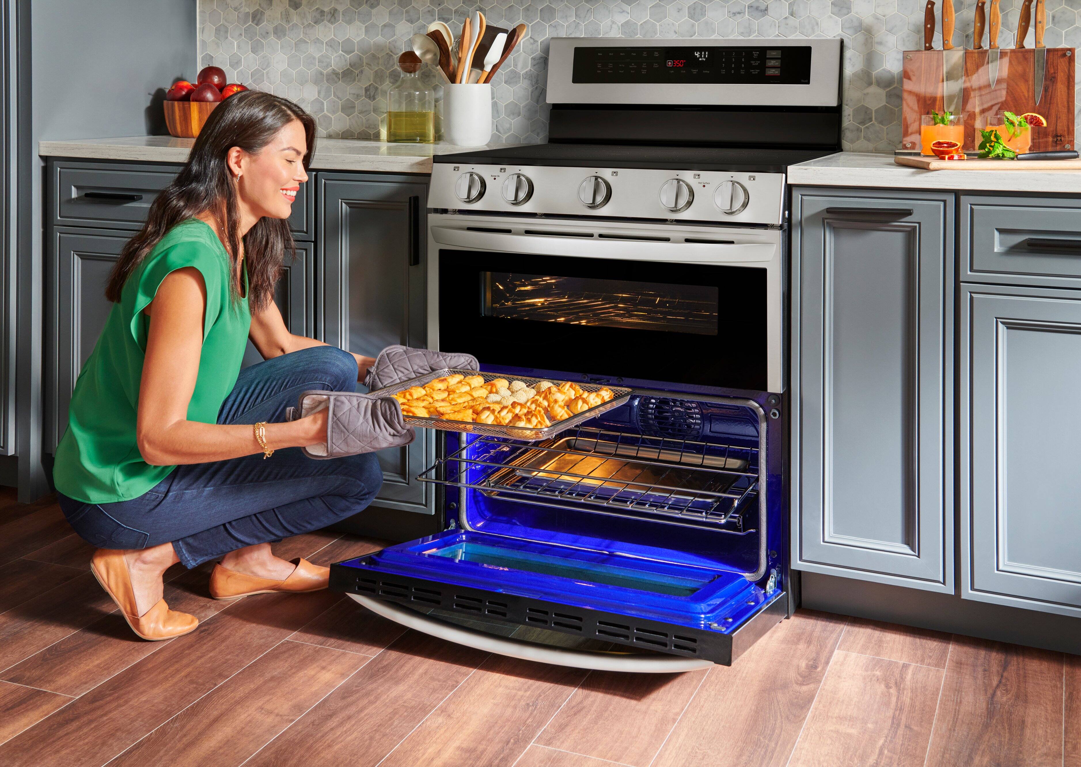 Alt View 22. LG - 30-in 7.3 Cu. Ft. Freestanding Double Oven Elec True Convection Smart Range w/ 5 Elements, Air Fry and UltraHeat 3.2 kW - Stainless Steel.