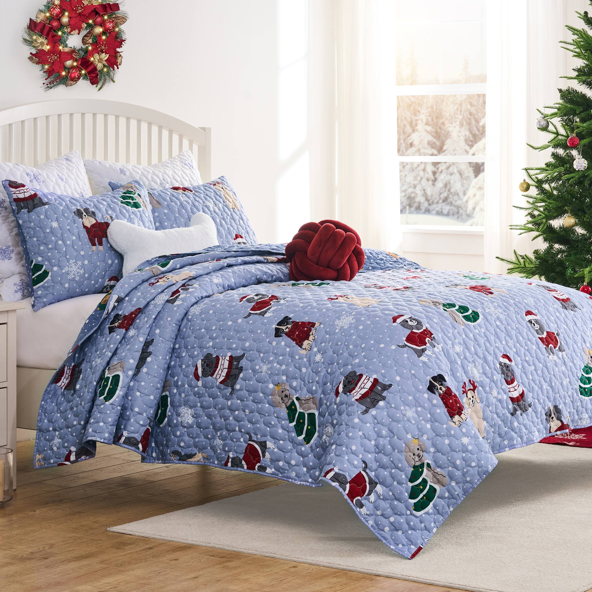 Left. BreeBe - Winter Whiskers Quilt Set - 2 Piece Twin/XL - Blue.