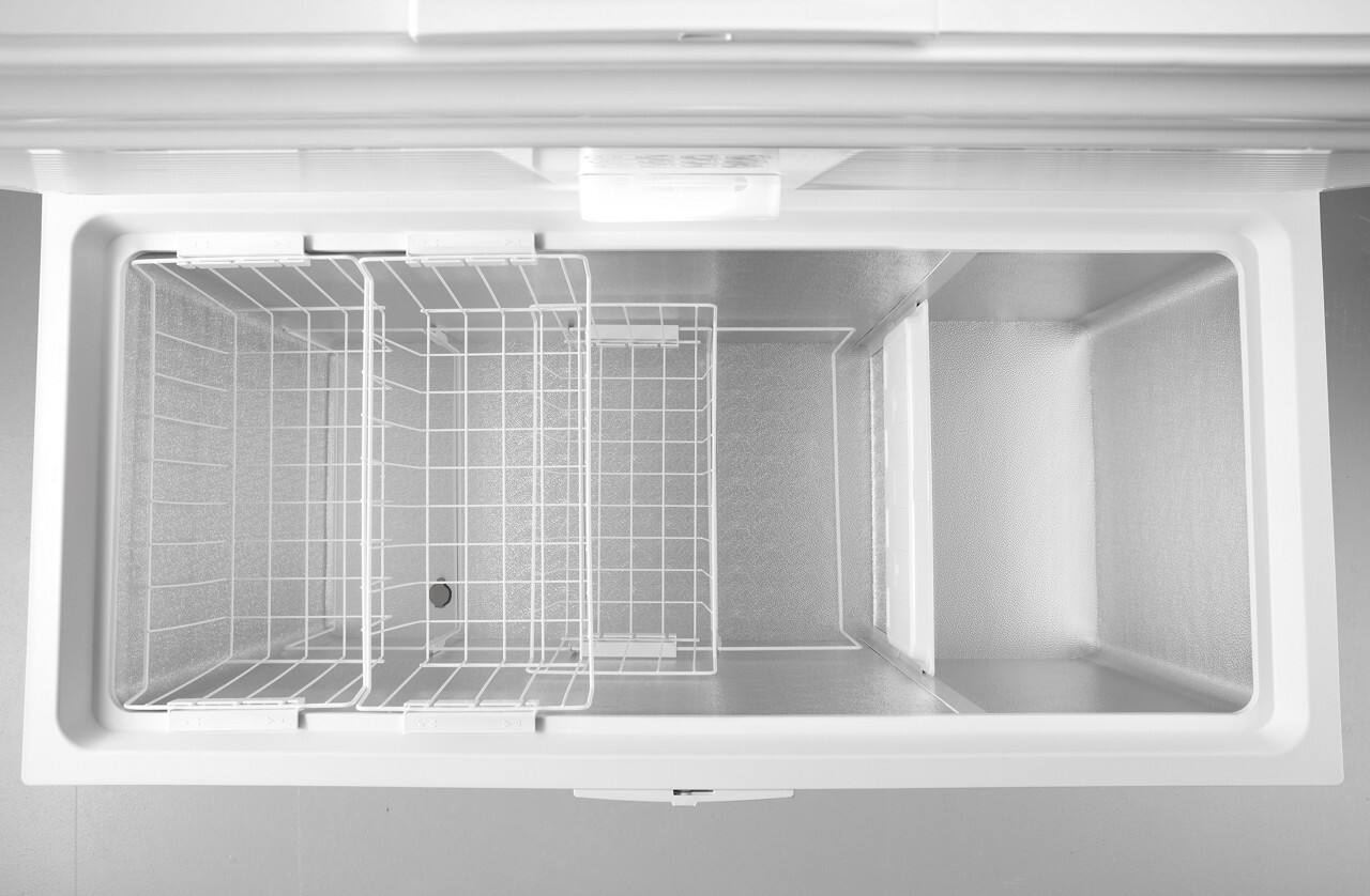 Alt View 12. Whirlpool - 16 Cu. Ft. Chest Convertible Freezer/Refrigerator with 3 Storage Levels - White.