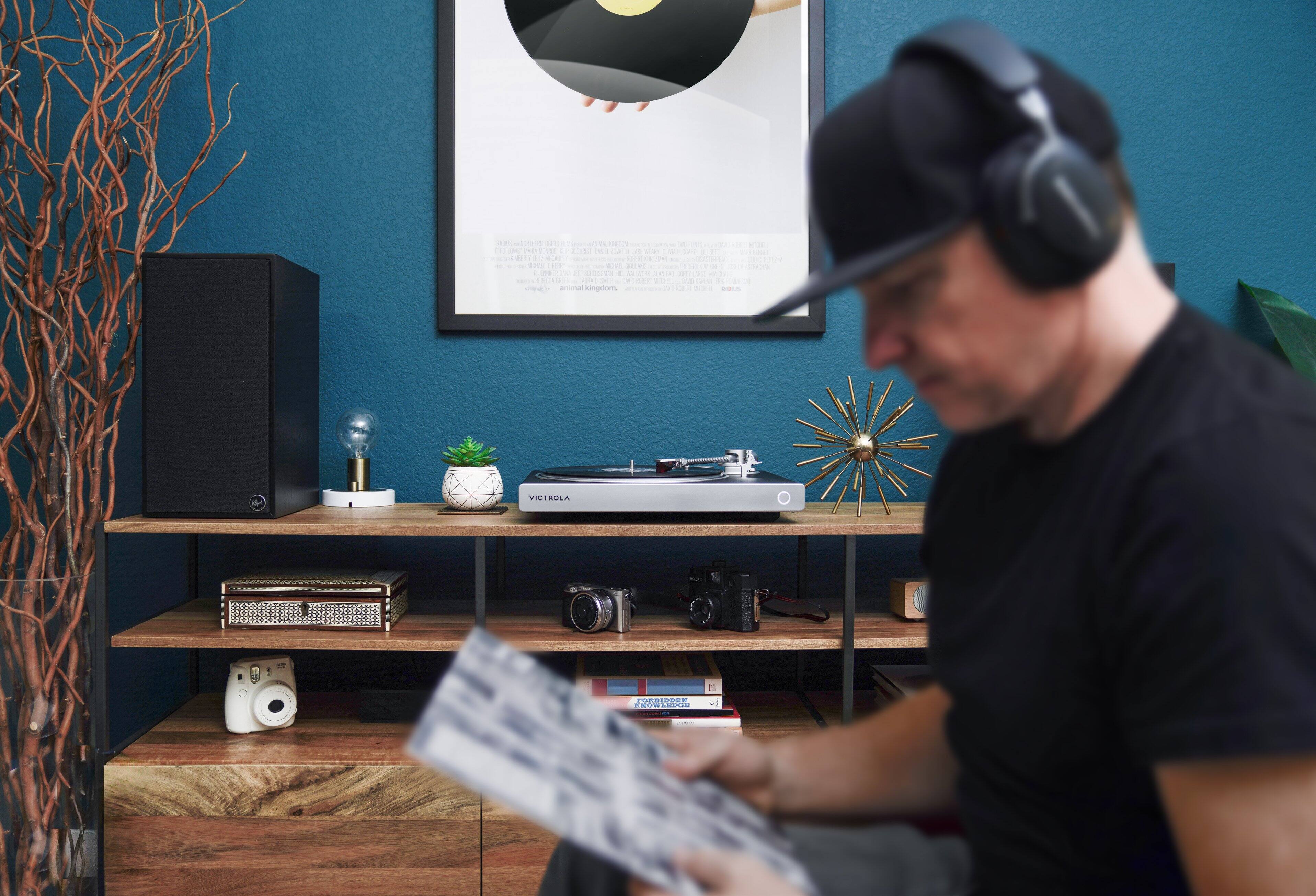 Alt View 23. Victrola - Carbon Hi-Res Turntable - Black/Silver.
