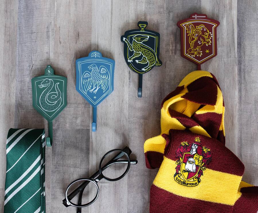 Harry Potter Toast Rack Ukonic Harry Potter Hogwarts Houses Wall Hooks Storage Rack | Set of 4 ...
