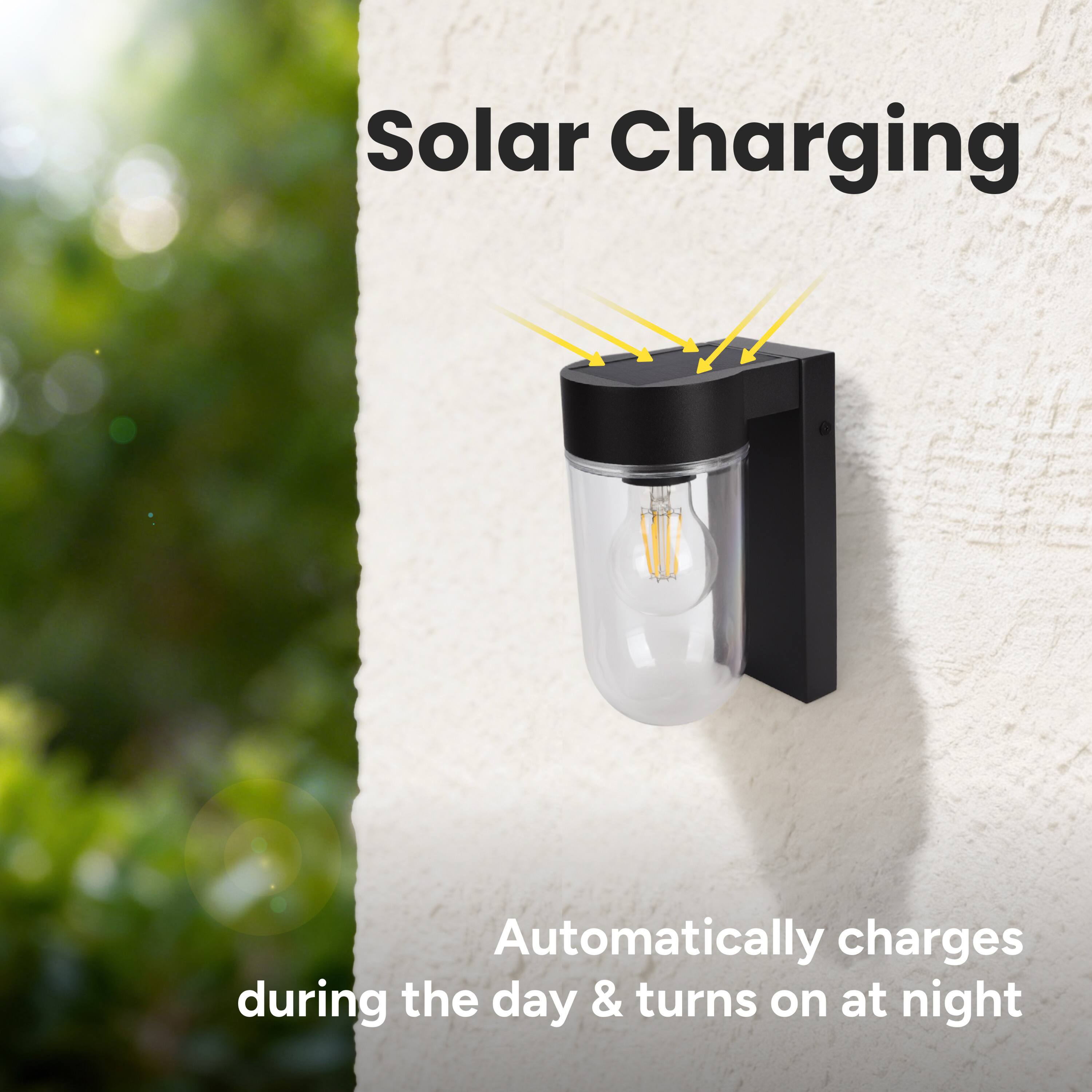 Solar Charging  
Automatically charges during the day & turns on at night
