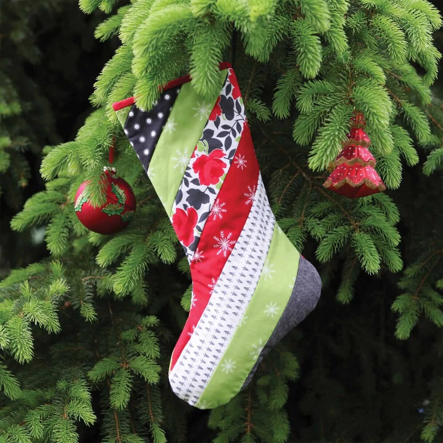 Back. AccuQuilt - June Tailor Quilt As You Go Holiday Striped Stocking -- 1/pack, Off White.