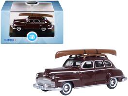 1946 DeSoto Suburban with Roof Rack and Canoe Royal 1/87 (HO) Scale Diecast Model Car by Oxford Diecast - Maroon