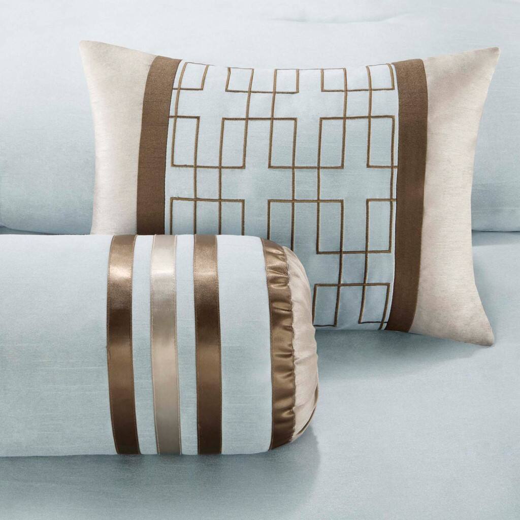 Alt View 1. Gracie Mills - Gracie Mills Elsie Transitional Colorblock 7-Piece Comforter Set - Blue.