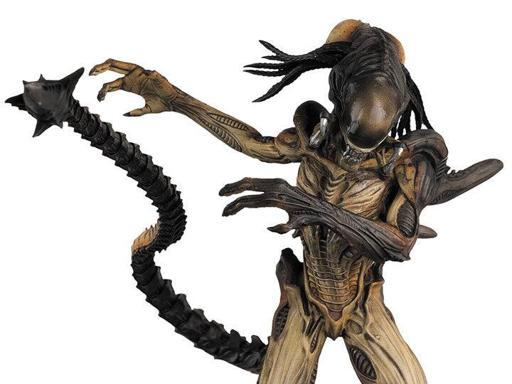 Alt View 2. Eaglemoss - Eaglemoss Figure Collection #11: Predalien from Alien Vs. Predator Resin Figurine Statue.