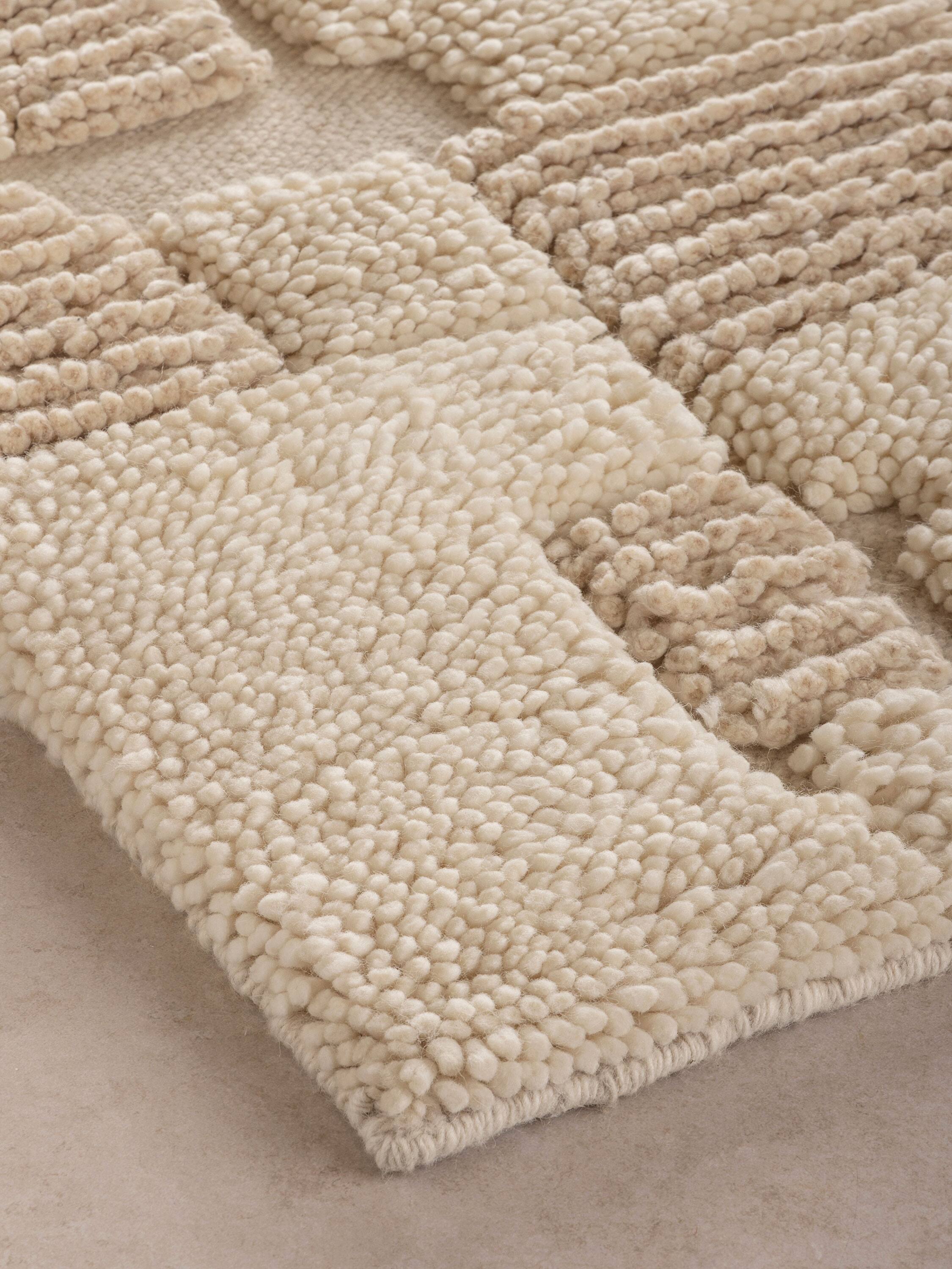 Back. GAURI KOHLI - Winnipeg Rug - Shades of ivory, beige and taupe.