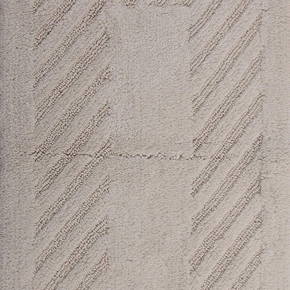 Front. Knightsbridge - Knightsbridge 100% Cotton Reversible Diagonal Racetrack Bath Rug in Ivory - Ivory.