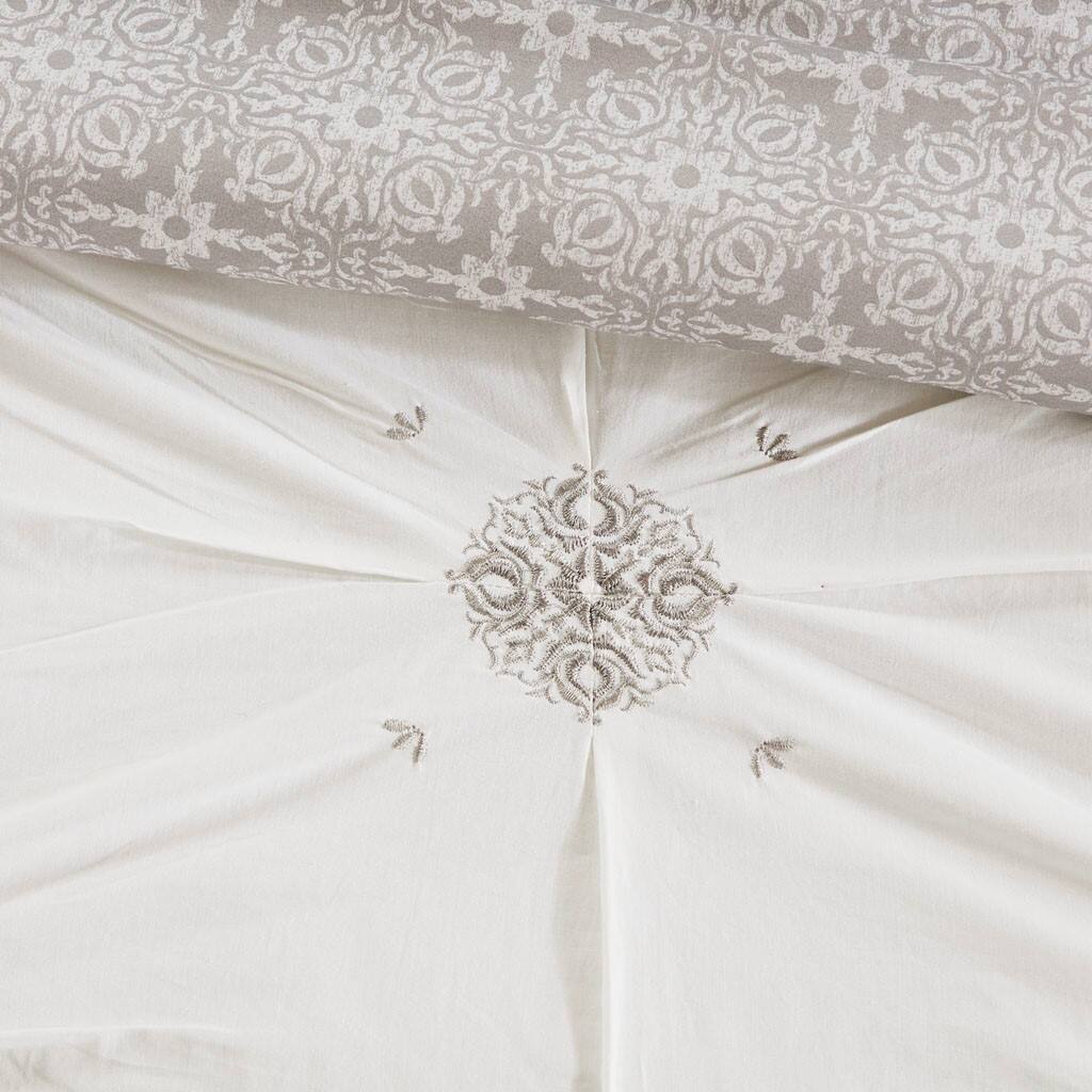 Alt View 5. Gracie Mills - Gracie Mills Donna Shabby Chic Embroidered Reversible Cotton Duvet Cover Set - Ivory.