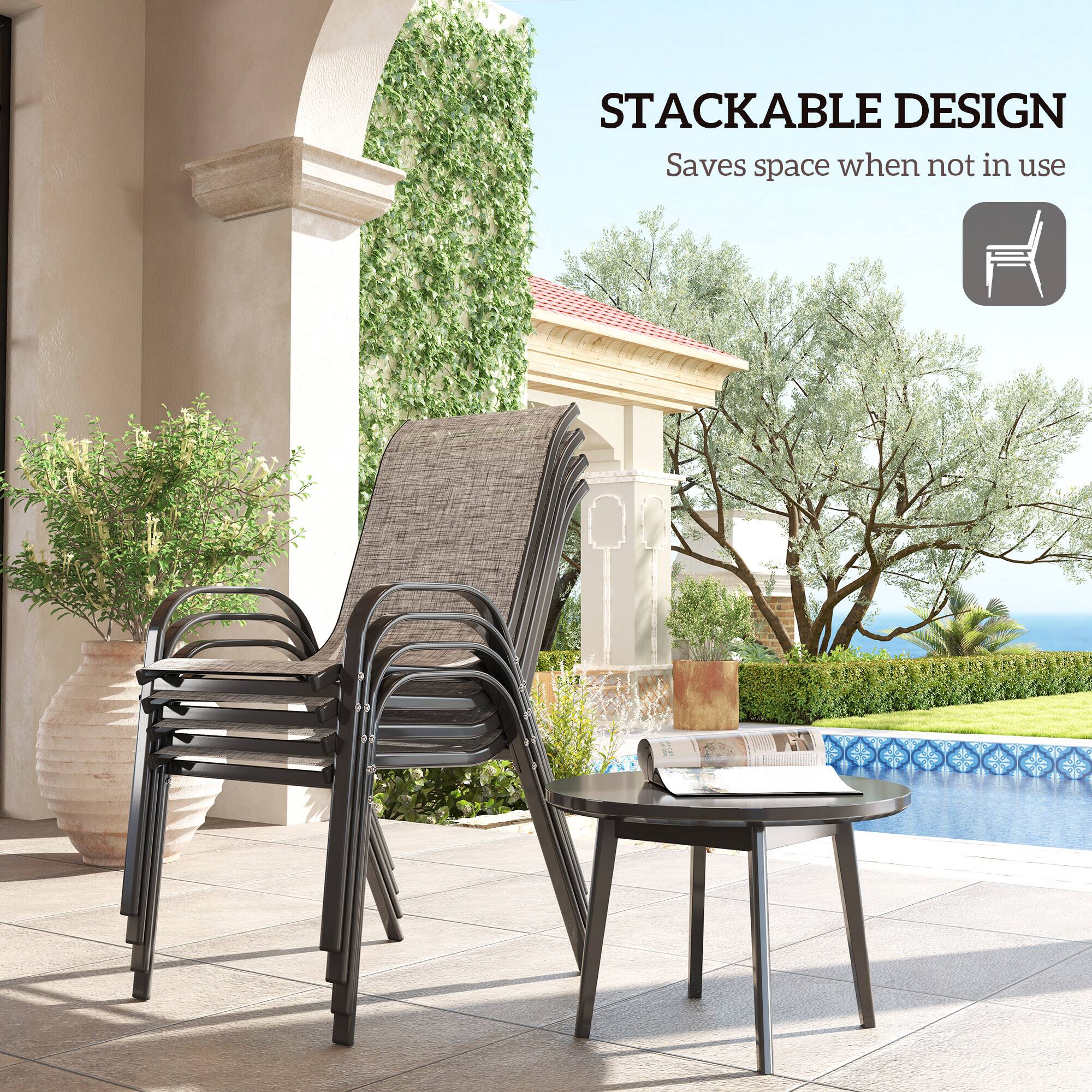 STACKABLE DESIGN
Saves space when not in use