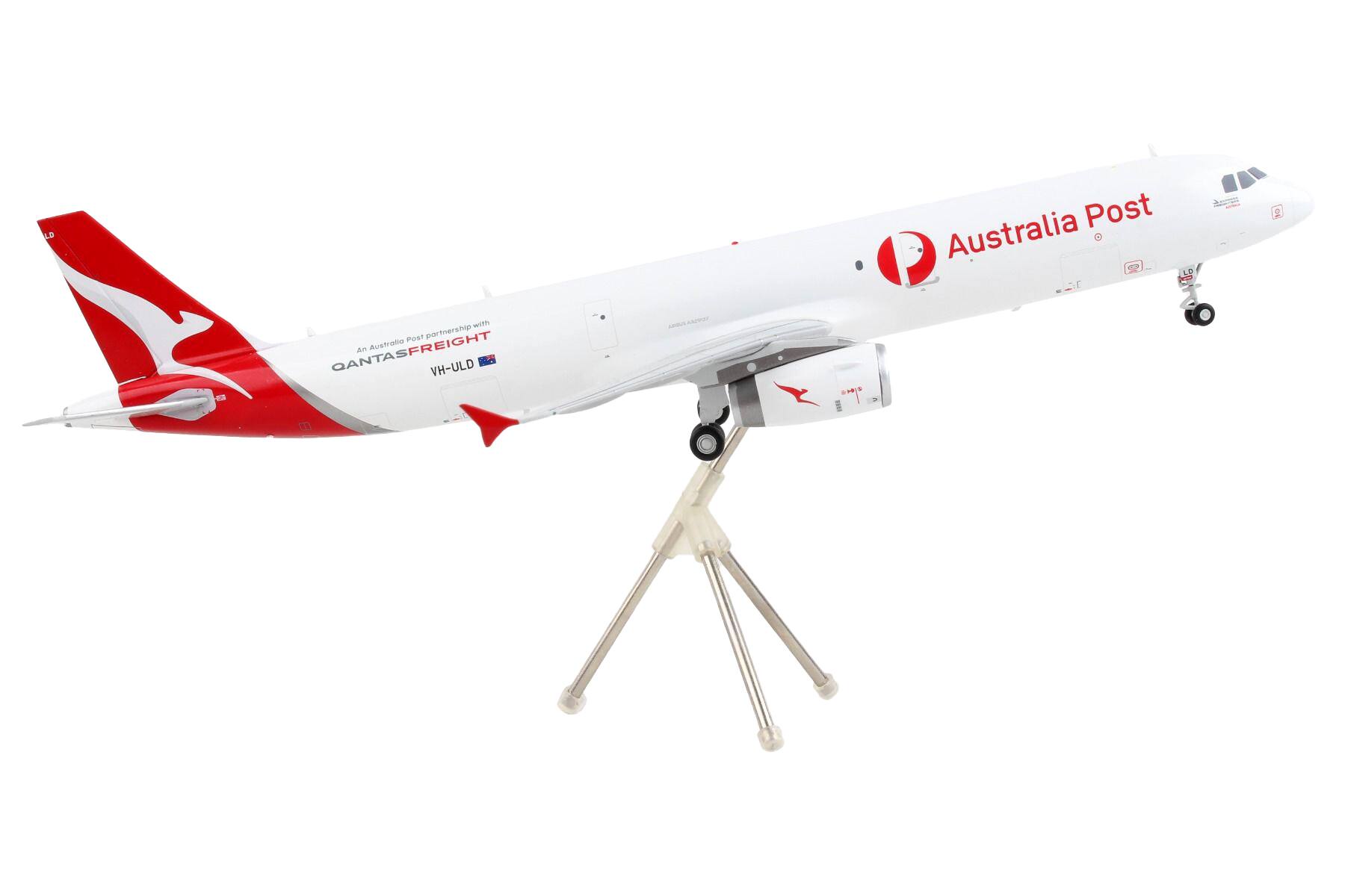 Australia Post  
QANTASFREIGHT  
An Australia Post partnership with QANTASFREIGHT  
VH-ULD