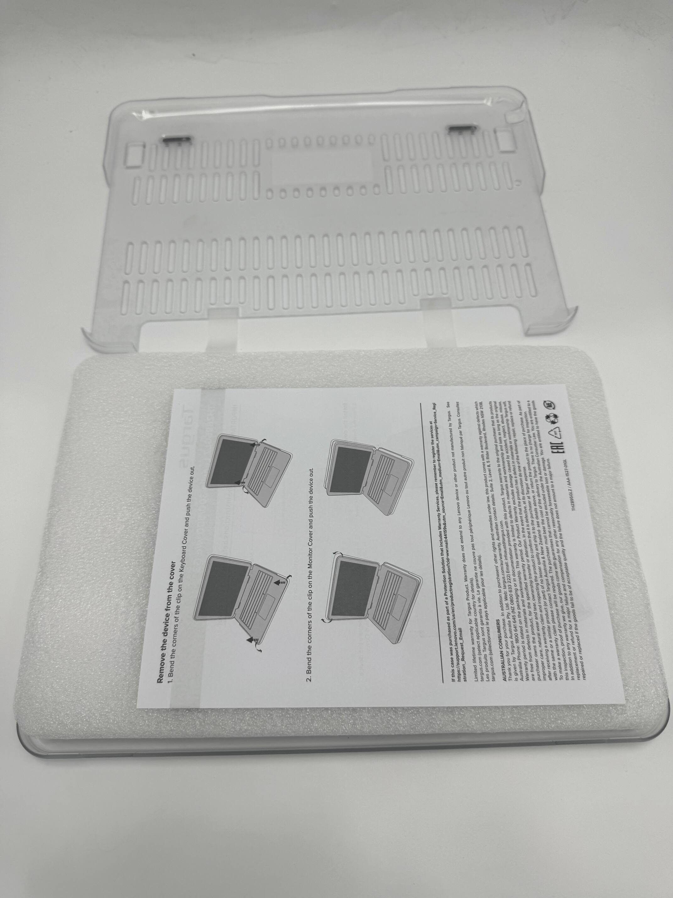 Remove the device from the cover. Bend the corners of the device out. Bend the corners of the device out. Remove the device from the cover. Bend the corners of the device out.