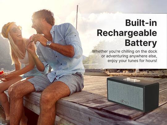 Built-in Rechargeable Battery  
Whether you're chilling on the dock or adventuring anywhere else, enjoy your tunes for hours!
