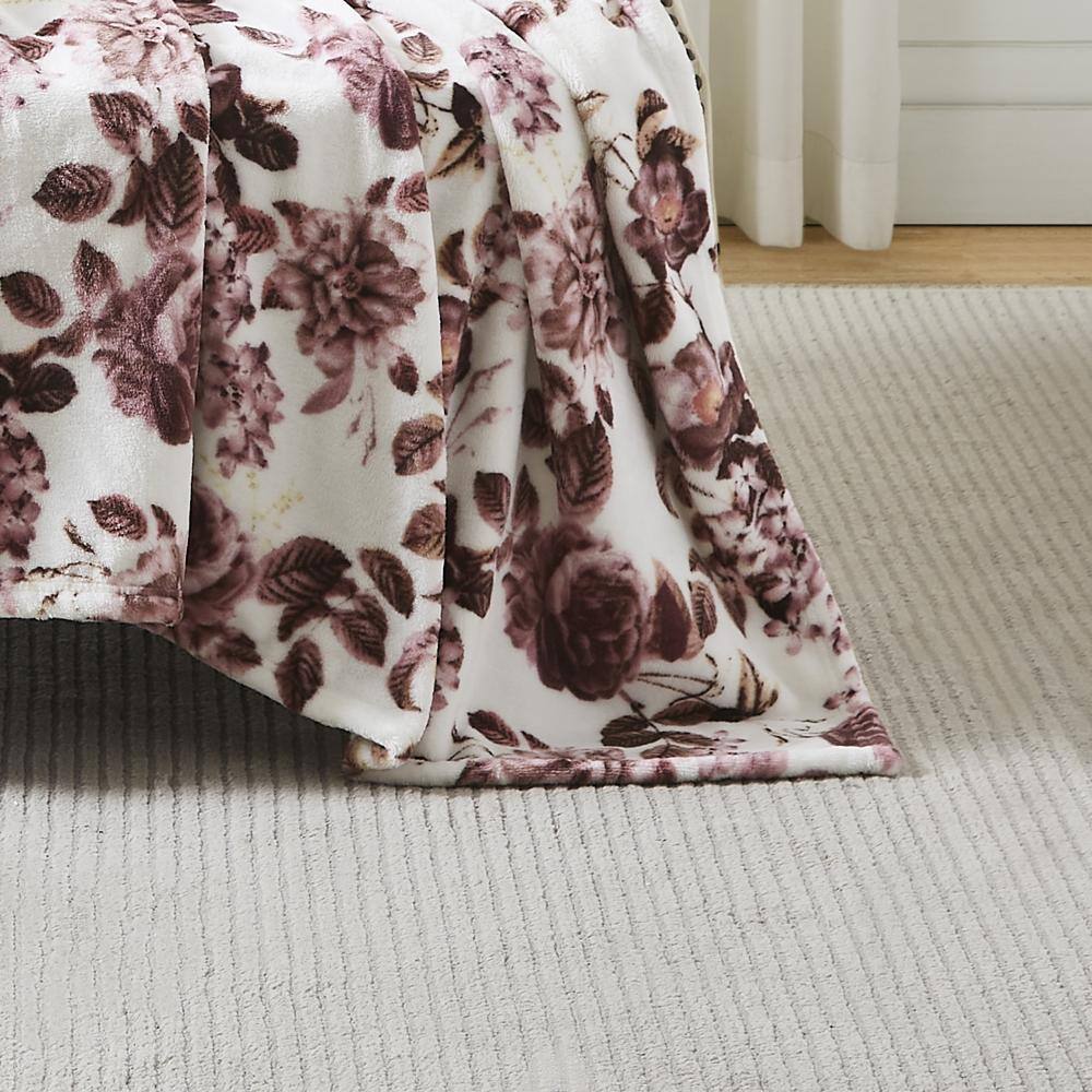 Alt View 2. RT Designers Collection - RT Designer's Collection Liv Printed Premium Soft & Cozy Flannel Throw Blanket 50" x 70" Multicolor - Multicolor.