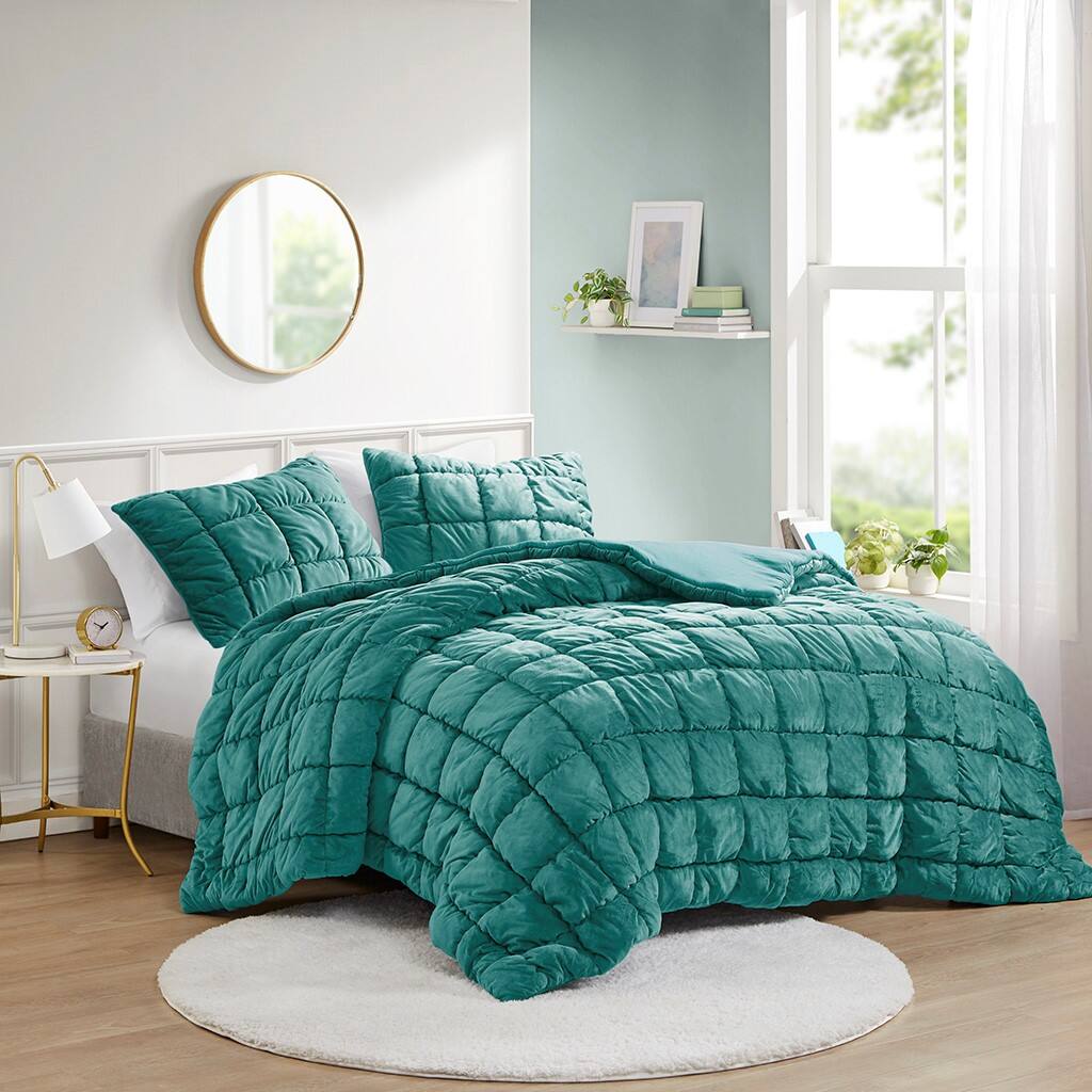 Alt View 4. Gracie Mills - Gracie Mills Naomi Velvet Comforter Set - Teal.
